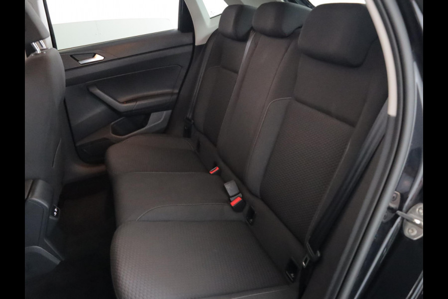 Volkswagen Polo 1.0 TSI R-Line Edition 95 pk | Navigatie | Parkeersensoren | Adaptieve cruise control | Autom. airco | Apple Carplay/Android Auto |