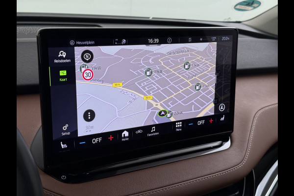 Škoda ENYAQ iV 60 Panoramadak Trekhaak Leder Adap.Cruise Stoel+Stuur+Achterbankverwarming Camera 3-Zone Ecc SOH 90% Keyless Navi Pdc Elek.Achterklep Apple Carplay Android Auto P-Assist Privacy Glas Led Lmv 20" 1.000KG Trekgewicht 1e Eigenaar Origineel Nederlandse Auto Zeer compleet