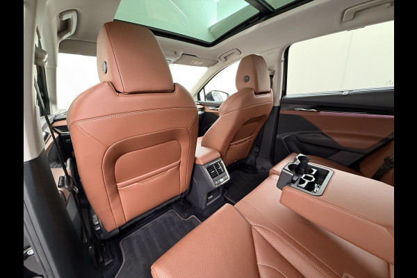 Škoda ENYAQ iV 60 Panoramadak Trekhaak Leder Adap.Cruise Stoel+Stuur+Achterbankverwarming Camera 3-Zone Ecc SOH 90% Keyless Navi Pdc Elek.Achterklep Apple Carplay Android Auto P-Assist Privacy Glas Led Lmv 20" 1.000KG Trekgewicht 1e Eigenaar Origineel Nederlandse Auto Zeer compleet