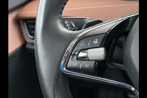Škoda ENYAQ iV 60 Panoramadak Trekhaak Leder Adap.Cruise Stoel+Stuur+Achterbankverwarming Camera 3-Zone Ecc SOH 90% Keyless Navi Pdc Elek.Achterklep Apple Carplay Android Auto P-Assist Privacy Glas Led Lmv 20" 1.000KG Trekgewicht 1e Eigenaar Origineel Nederlandse Auto Zeer compleet