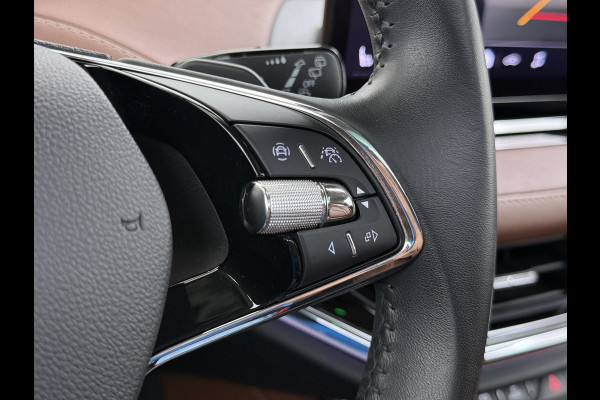 Škoda ENYAQ iV 60 Panoramadak Trekhaak Leder Adap.Cruise Stoel+Stuur+Achterbankverwarming Camera 3-Zone Ecc SOH 90% Keyless Navi Pdc Elek.Achterklep Apple Carplay Android Auto P-Assist Privacy Glas Led Lmv 20" 1.000KG Trekgewicht 1e Eigenaar Origineel Nederlandse Auto Zeer compleet