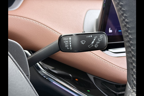 Škoda ENYAQ iV 60 Panoramadak Trekhaak Leder Adap.Cruise Stoel+Stuur+Achterbankverwarming Camera 3-Zone Ecc SOH 90% Keyless Navi Pdc Elek.Achterklep Apple Carplay Android Auto P-Assist Privacy Glas Led Lmv 20" 1.000KG Trekgewicht 1e Eigenaar Origineel Nederlandse Auto Zeer compleet