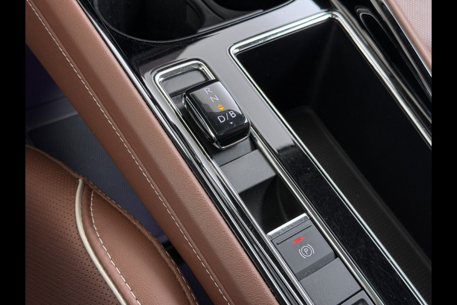 Škoda ENYAQ iV 60 Panoramadak Trekhaak Leder Adap.Cruise Stoel+Stuur+Achterbankverwarming Camera 3-Zone Ecc SOH 90% Keyless Navi Pdc Elek.Achterklep Apple Carplay Android Auto P-Assist Privacy Glas Led Lmv 20" 1.000KG Trekgewicht 1e Eigenaar Origineel Nederlandse Auto Zeer compleet
