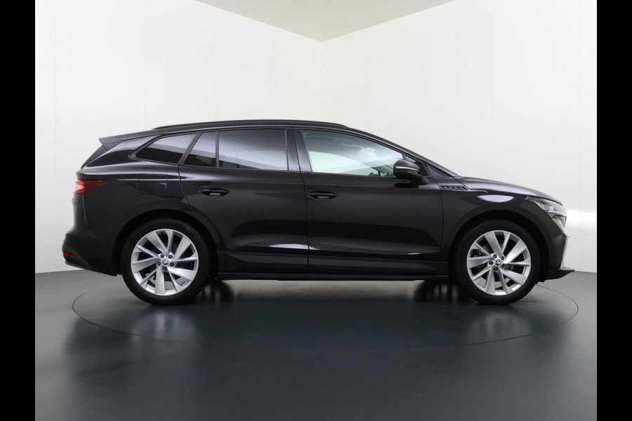 Škoda ENYAQ iV 60 Panoramadak Trekhaak Leder Adap.Cruise Stoel+Stuur+Achterbankverwarming Camera 3-Zone Ecc SOH 90% Keyless Navi Pdc Elek.Achterklep Apple Carplay Android Auto P-Assist Privacy Glas Led Lmv 20" 1.000KG Trekgewicht 1e Eigenaar Origineel Nederlandse Auto Zeer compleet