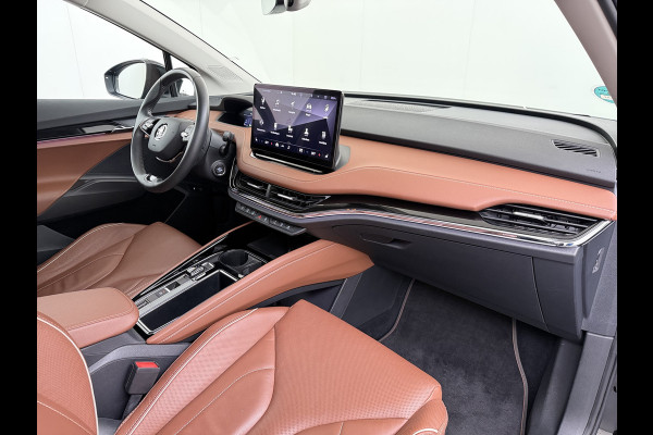 Škoda ENYAQ iV 60 Panoramadak Trekhaak Leder Adap.Cruise Stoel+Stuur+Achterbankverwarming Camera 3-Zone Ecc SOH 90% Keyless Navi Pdc Elek.Achterklep Apple Carplay Android Auto P-Assist Privacy Glas Led Lmv 20" 1.000KG Trekgewicht 1e Eigenaar Origineel Nederlandse Auto Zeer compleet