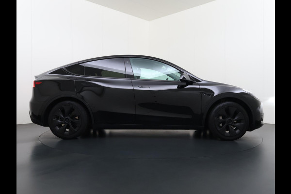 Tesla Model Y RWD 58 kWh AFNEEMBARE TREKHAAK | FABRIEKSGARANTIE OP ACCU & AANDRIJFLIJN TOT 03-2031 OF 160.000 KM | CARBON LIJSTEN |