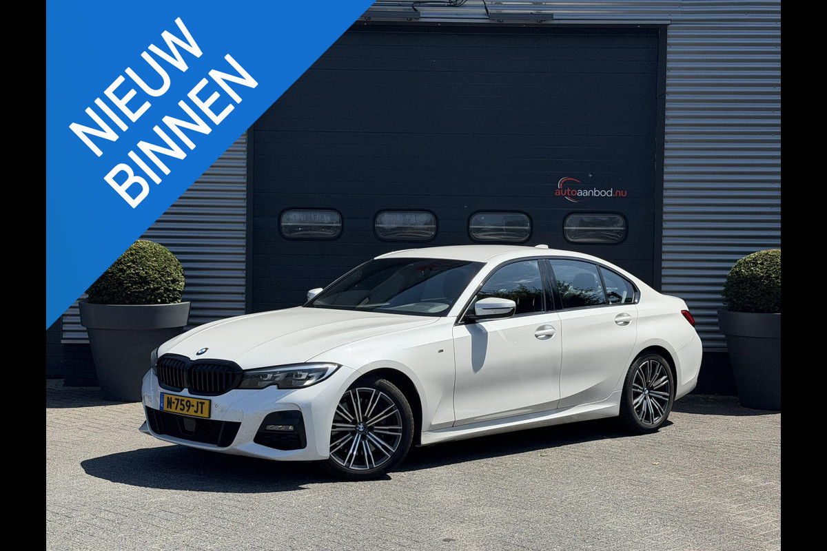 BMW 3-serie 330i High Executive M-Sport | Navigatie | Climate Control | Stoelverwarming | Parkeersensoren |