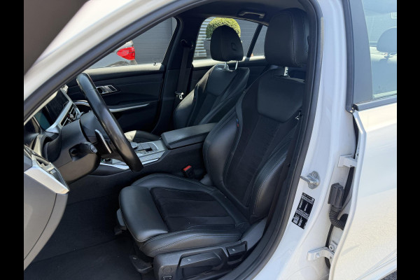 BMW 3-serie 330i High Executive M-Sport | Navigatie | Climate Control | Stoelverwarming | Parkeersensoren |