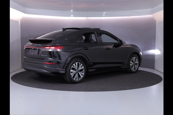Audi Q4 e-tron 40 S edition 77 kWh 204 pk | Navigatie | Panoramadak | Parkeersensoren (Park assist) | Achteruitrijcamera | Autom. airco (3 zones) | Keyless | S-Line |