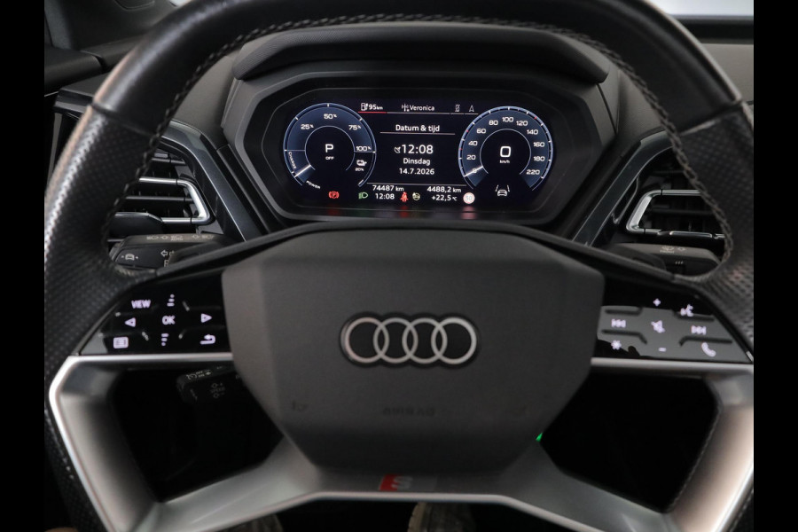 Audi Q4 e-tron 40 S edition 77 kWh 204 pk | Navigatie | Panoramadak | Parkeersensoren (Park assist) | Achteruitrijcamera | Autom. airco (3 zones) | Keyless | S-Line |