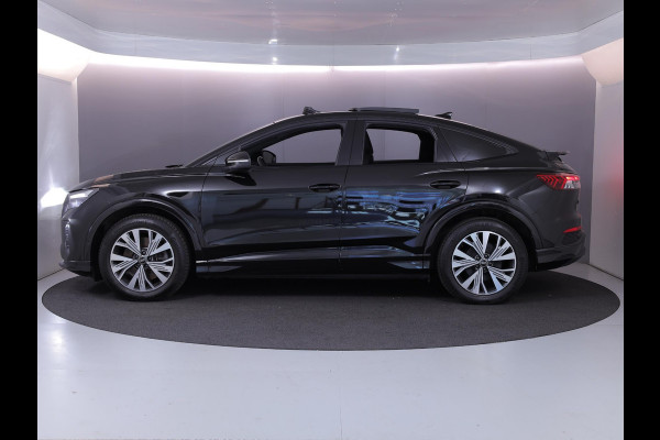 Audi Q4 e-tron 40 S edition 77 kWh 204 pk | Navigatie | Panoramadak | Parkeersensoren (Park assist) | Achteruitrijcamera | Autom. airco (3 zones) | Keyless | S-Line |