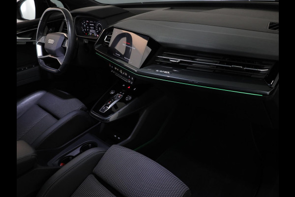 Audi Q4 e-tron 40 S edition 77 kWh 204 pk | Navigatie | Panoramadak | Parkeersensoren (Park assist) | Achteruitrijcamera | Autom. airco (3 zones) | Keyless | S-Line |
