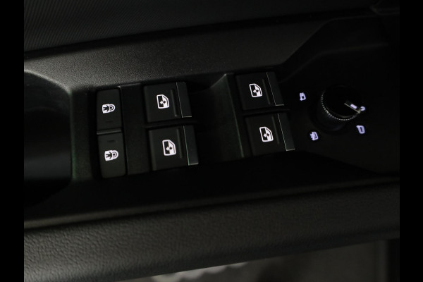 Audi Q4 e-tron 40 S edition 77 kWh 204 pk | Navigatie | Panoramadak | Parkeersensoren (Park assist) | Achteruitrijcamera | Autom. airco (3 zones) | Keyless | S-Line |