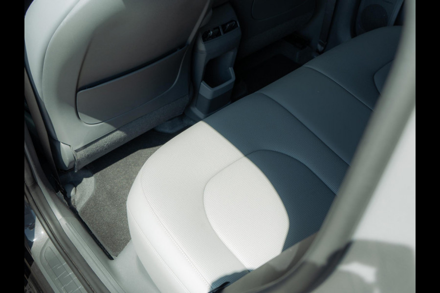 Kia EV3 Plus Advanced 81.4 kWh | Schuifkantel dak| Elektrische achterklep | Stoel en stuurverwarming |