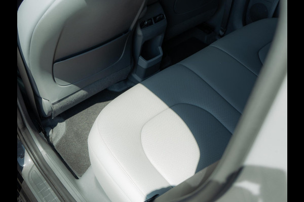 Kia EV3 Plus Advanced 81.4 kWh | Schuifkantel dak| Elektrische achterklep | Stoel en stuurverwarming |
