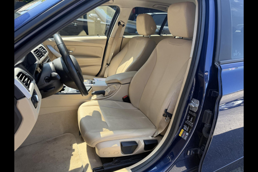BMW 3-serie 330e High Executive SOH 91,3% | Navigatie | Lederen Bekleding | 19 Inch Lichtmetalen Velgen | Cruise Control |
