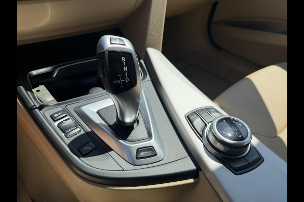 BMW 3-serie 330e High Executive SOH 91,3% | Navigatie | Lederen Bekleding | 19 Inch Lichtmetalen Velgen | Cruise Control |