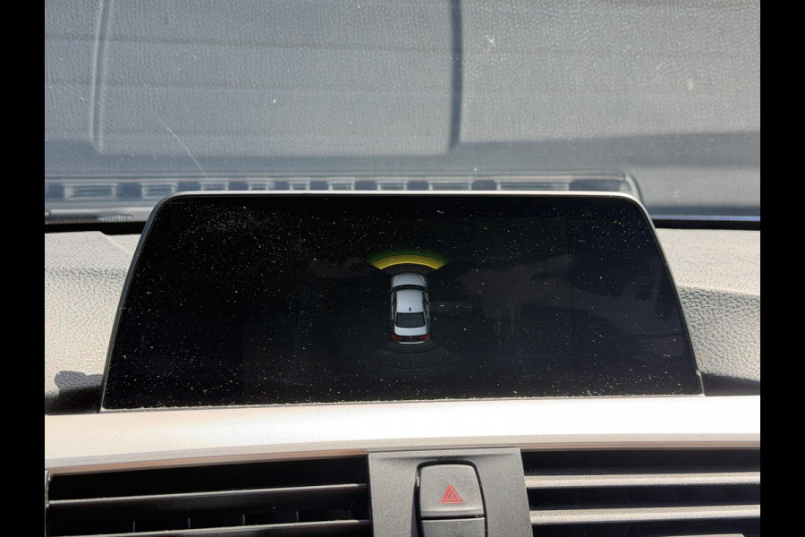 BMW 3-serie 330e High Executive SOH 91,3% | Navigatie | Lederen Bekleding | 19 Inch Lichtmetalen Velgen | Cruise Control |