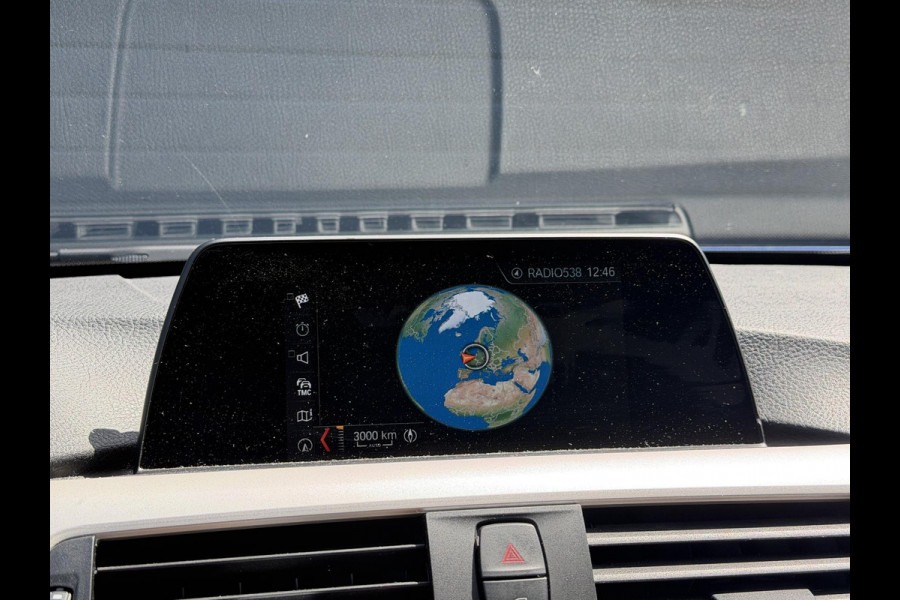 BMW 3-serie 330e High Executive SOH 91,3% | Navigatie | Lederen Bekleding | 19 Inch Lichtmetalen Velgen | Cruise Control |