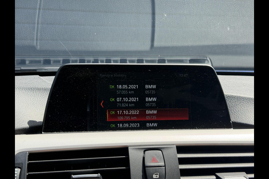 BMW 3-serie 330e High Executive SOH 91,3% | Navigatie | Lederen Bekleding | 19 Inch Lichtmetalen Velgen | Cruise Control |