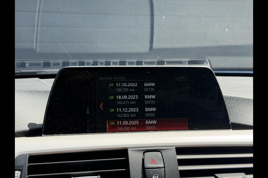 BMW 3-serie 330e High Executive SOH 91,3% | Navigatie | Lederen Bekleding | 19 Inch Lichtmetalen Velgen | Cruise Control |