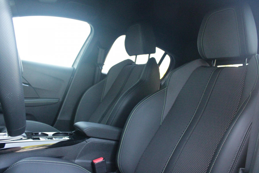 Peugeot 208 1.2 Hybrid 145PK AUTOMAAT GT | CAMERA VOOR + ACHTER | NAVIGATIE | DRAADLOZE APPLE CARPLAY/ANDROID AUTO | FULL LED KOPLAMPEN | LICHTMETALEN VELGEN 17" | DODEHOEK DETECTIE | DRAADLOZE TELEFOONLADER | KEYLESS ENTRY/START | DAB+ RADIO | ADAPTIVE CRUISE CONTROL | CLIMATE CONTROL |