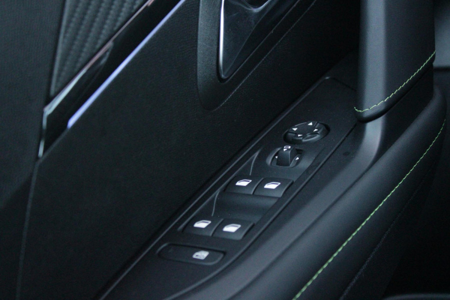 Peugeot 208 1.2 Hybrid 145PK AUTOMAAT GT | CAMERA VOOR + ACHTER | NAVIGATIE | DRAADLOZE APPLE CARPLAY/ANDROID AUTO | FULL LED KOPLAMPEN | LICHTMETALEN VELGEN 17" | DODEHOEK DETECTIE | DRAADLOZE TELEFOONLADER | KEYLESS ENTRY/START | DAB+ RADIO | ADAPTIVE CRUISE CONTROL | CLIMATE CONTROL |