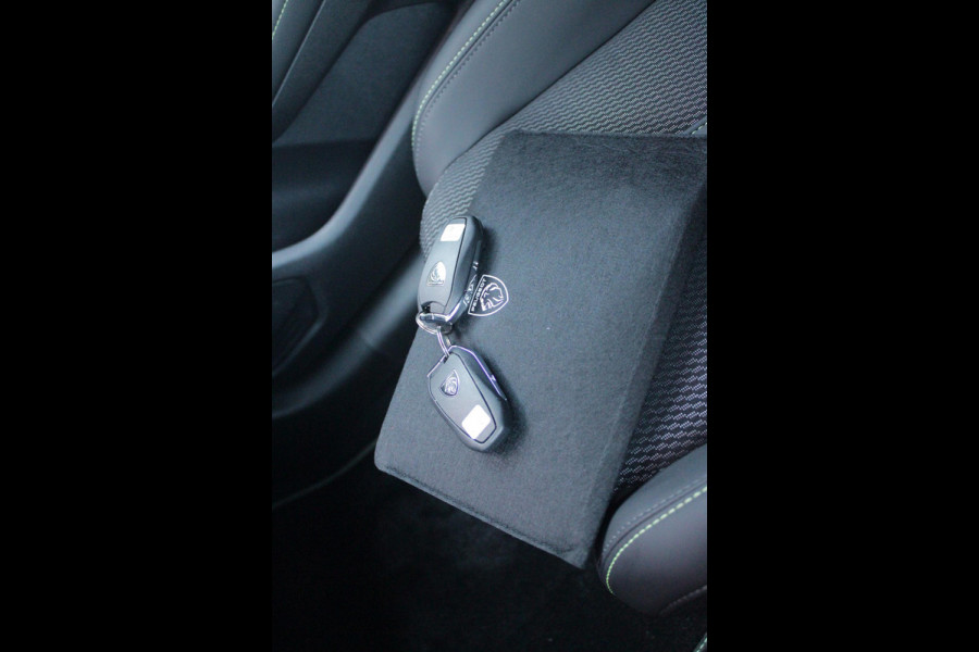 Peugeot 208 1.2 Hybrid 145PK AUTOMAAT GT | CAMERA VOOR + ACHTER | NAVIGATIE | DRAADLOZE APPLE CARPLAY/ANDROID AUTO | FULL LED KOPLAMPEN | LICHTMETALEN VELGEN 17" | DODEHOEK DETECTIE | DRAADLOZE TELEFOONLADER | KEYLESS ENTRY/START | DAB+ RADIO | ADAPTIVE CRUISE CONTROL | CLIMATE CONTROL |