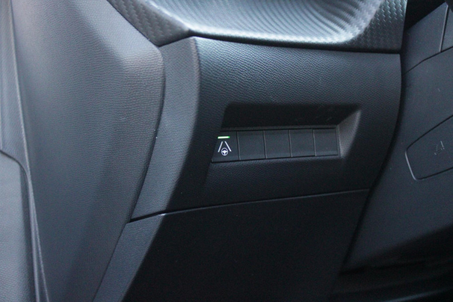 Peugeot 208 1.2 Hybrid 145PK AUTOMAAT GT | CAMERA VOOR + ACHTER | NAVIGATIE | DRAADLOZE APPLE CARPLAY/ANDROID AUTO | FULL LED KOPLAMPEN | LICHTMETALEN VELGEN 17" | DODEHOEK DETECTIE | DRAADLOZE TELEFOONLADER | KEYLESS ENTRY/START | DAB+ RADIO | ADAPTIVE CRUISE CONTROL | CLIMATE CONTROL |