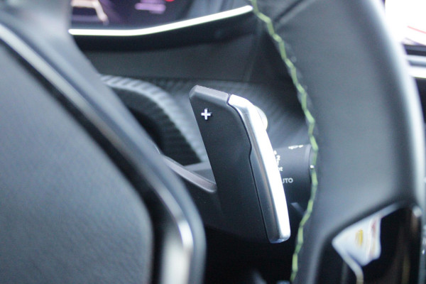 Peugeot 208 1.2 Hybrid 145PK AUTOMAAT GT | CAMERA VOOR + ACHTER | NAVIGATIE | DRAADLOZE APPLE CARPLAY/ANDROID AUTO | FULL LED KOPLAMPEN | LICHTMETALEN VELGEN 17" | DODEHOEK DETECTIE | DRAADLOZE TELEFOONLADER | KEYLESS ENTRY/START | DAB+ RADIO | ADAPTIVE CRUISE CONTROL | CLIMATE CONTROL |