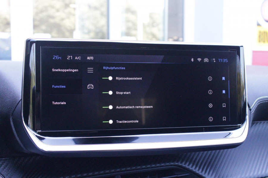 Peugeot 208 1.2 Hybrid 145PK AUTOMAAT GT | CAMERA VOOR + ACHTER | NAVIGATIE | DRAADLOZE APPLE CARPLAY/ANDROID AUTO | FULL LED KOPLAMPEN | LICHTMETALEN VELGEN 17" | DODEHOEK DETECTIE | DRAADLOZE TELEFOONLADER | KEYLESS ENTRY/START | DAB+ RADIO | ADAPTIVE CRUISE CONTROL | CLIMATE CONTROL |
