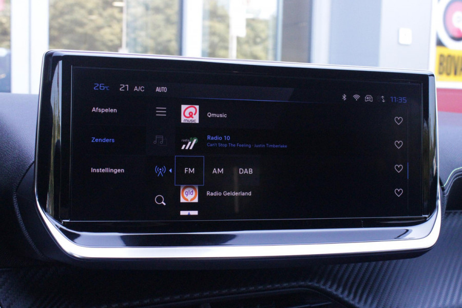 Peugeot 208 1.2 Hybrid 145PK AUTOMAAT GT | CAMERA VOOR + ACHTER | NAVIGATIE | DRAADLOZE APPLE CARPLAY/ANDROID AUTO | FULL LED KOPLAMPEN | LICHTMETALEN VELGEN 17" | DODEHOEK DETECTIE | DRAADLOZE TELEFOONLADER | KEYLESS ENTRY/START | DAB+ RADIO | ADAPTIVE CRUISE CONTROL | CLIMATE CONTROL |