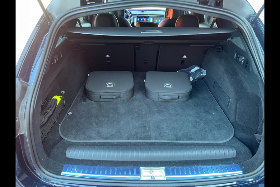 Mercedes-Benz E-Klasse Estate 300 e AMG Line night pakket hyperscreen