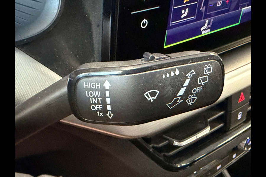 Škoda Kamiq 1.0 TSI Ambition DSG KEYLESS-GO CLIMATE CONTROL ACC NAVIGATIE PDC VIRTUAL COCKPIT