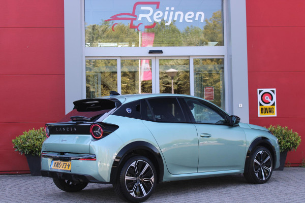 Lancia Ypsilon 1.2 Hybrid 110PK AUTOMAAT LX | CAMERA VOOR + ACHTER | PARKEERSENSOREN VOOR + ACHTER | DRIVE PACK: ADAPTIVE CRUISE CONTROL/DODEHOEK DETECTIE/ELEKTRISCH INKLAPBARE BUITENSPIEGELS/SPROTIEF STUURWIEL | SFEER VERLICHTING | CLIMATE CONTROL | DRAADLOZE APPLE CARPLAY/ANDROID AUTO | DRAADLOZE TELEFOONLADER | 17"  LICHTMETALEN VELGEN "DIAMOND CUT" | WIELKASTEN "GLOSSY BLACK" | PRIVACY GLAS ACHTER | PREMIUM STOELBEKLEDING "GRIGIO ANTRACITE" | KLEUR: "VERDER GIADA" |