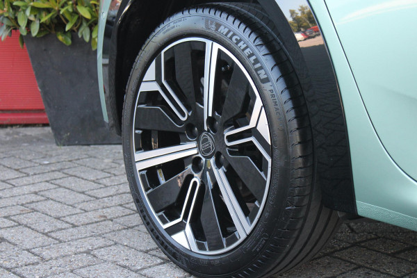 Lancia Ypsilon 1.2 Hybrid 110PK AUTOMAAT LX | CAMERA VOOR + ACHTER | PARKEERSENSOREN VOOR + ACHTER | DRIVE PACK: ADAPTIVE CRUISE CONTROL/DODEHOEK DETECTIE/ELEKTRISCH INKLAPBARE BUITENSPIEGELS/SPROTIEF STUURWIEL | SFEER VERLICHTING | CLIMATE CONTROL | DRAADLOZE APPLE CARPLAY/ANDROID AUTO | DRAADLOZE TELEFOONLADER | 17"  LICHTMETALEN VELGEN "DIAMOND CUT" | WIELKASTEN "GLOSSY BLACK" | PRIVACY GLAS ACHTER | PREMIUM STOELBEKLEDING "GRIGIO ANTRACITE" | KLEUR: "VERDER GIADA" |