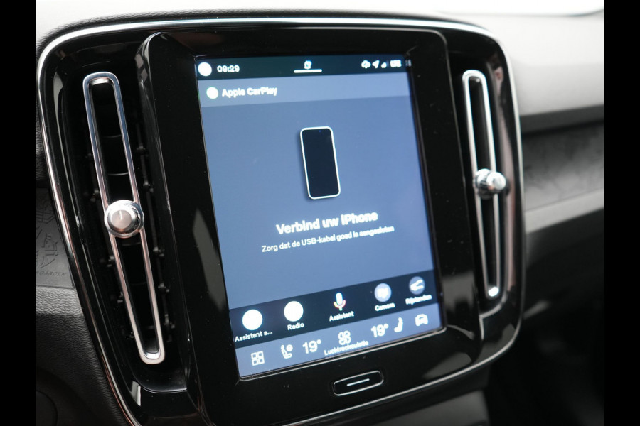 Volvo XC40 Recharge Twin Core 78 kWh 408pk Dealer O.H. | Warmtepomp | Camera | Stoelen & Stuur Verwarmd | Google Assistent | Apple Carplay | Cruise Control | DAB | Virtual Cockpit |