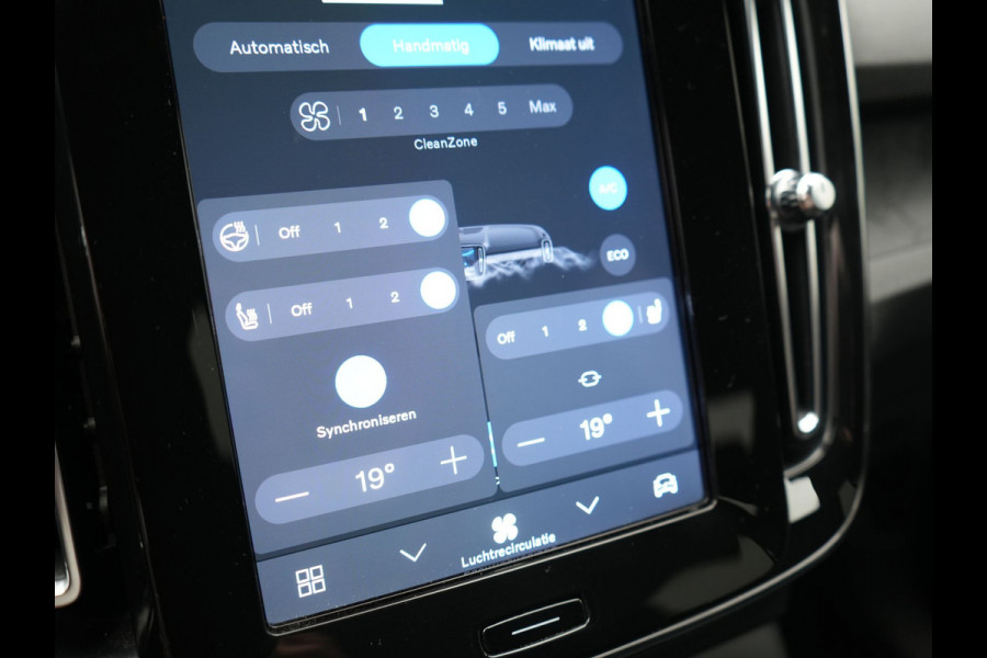 Volvo XC40 Recharge Twin Core 78 kWh 408pk Dealer O.H. | Warmtepomp | Camera | Stoelen & Stuur Verwarmd | Google Assistent | Apple Carplay | Cruise Control | DAB | Virtual Cockpit |