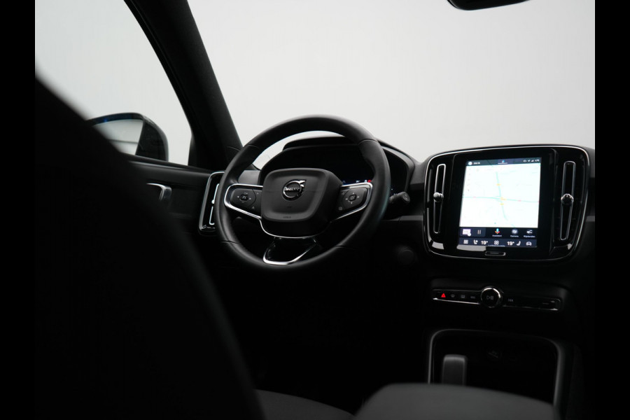 Volvo XC40 Recharge Twin Core 78 kWh 408pk Dealer O.H. | Warmtepomp | Camera | Stoelen & Stuur Verwarmd | Google Assistent | Apple Carplay | Cruise Control | DAB | Virtual Cockpit |