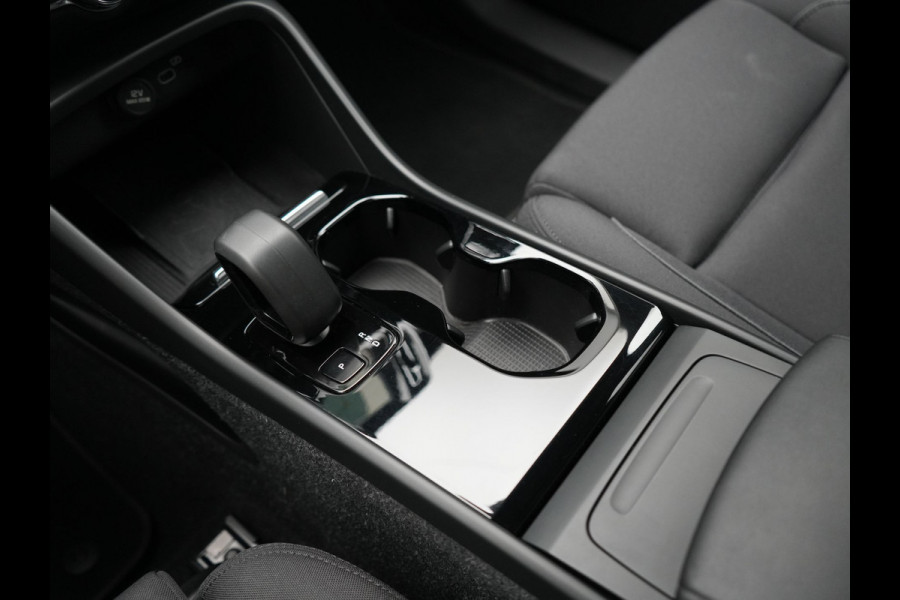 Volvo XC40 Recharge Twin Core 78 kWh 408pk Dealer O.H. | Warmtepomp | Camera | Stoelen & Stuur Verwarmd | Google Assistent | Apple Carplay | Cruise Control | DAB | Virtual Cockpit |
