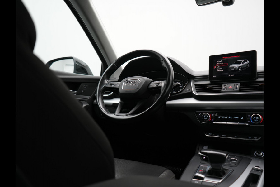 Audi Q5 55 TFSI e S Line PHEV 367pk Dealer O.H. | Voorstoelen Verwarmd | Apple Carplay | Keyless Entry | Drive Select | Cruise Control | DAB | 18"L.M | Navigatie | Plug In Hybrid |