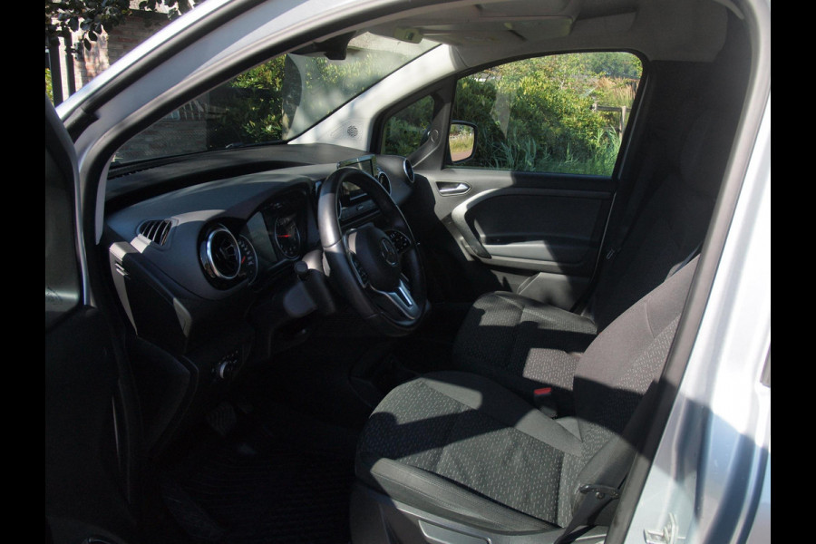 Mercedes-Benz Citan 112 CDI L2 Pro | 3 persoons | Camera | Trekhaak | Automaat | Apple Carplay | Navi | Cruise Control |