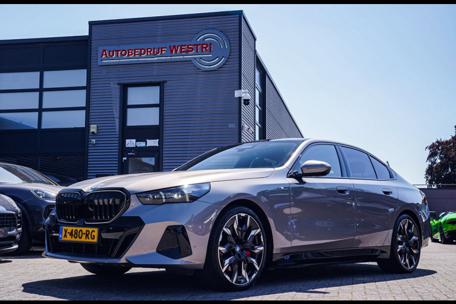 BMW i5 EDrive40 84 kWh | Bowers & Wilkins | Head Up Display | Stoelverkoeling | 360 Camera | AR Camera | Elektrisch trekhaak