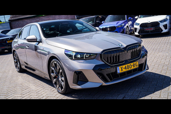 BMW i5 EDrive40 84 kWh | Bowers & Wilkins | Head Up Display | Stoelverkoeling | 360 Camera | AR Camera | Elektrisch trekhaak