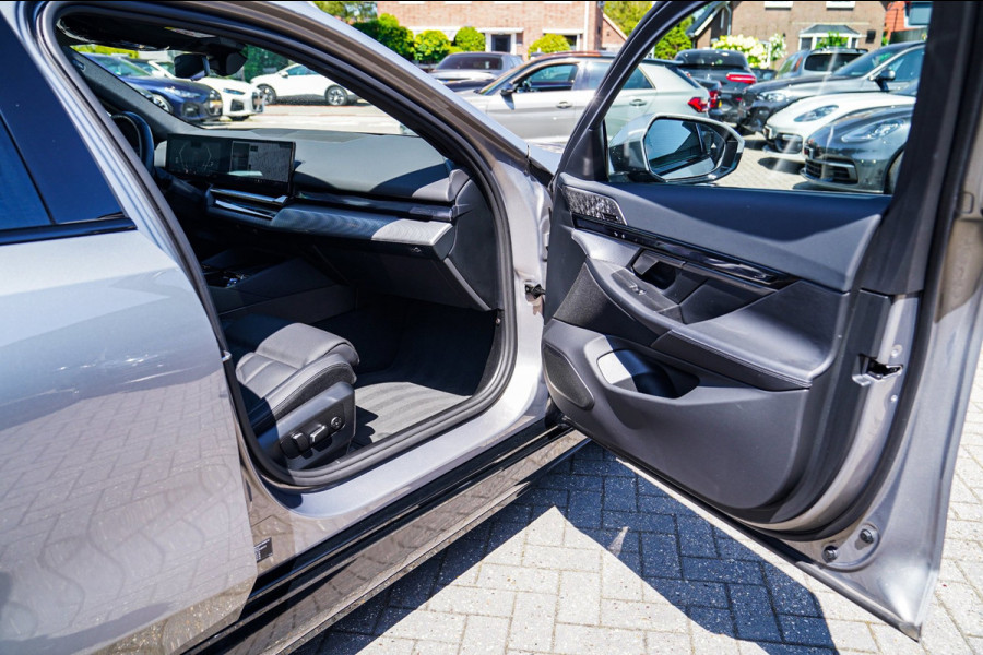BMW i5 EDrive40 84 kWh | Bowers & Wilkins | Head Up Display | Stoelverkoeling | 360 Camera | AR Camera | Elektrisch trekhaak