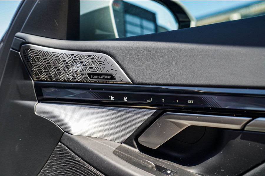 BMW i5 EDrive40 84 kWh | Bowers & Wilkins | Head Up Display | Stoelverkoeling | 360 Camera | AR Camera | Elektrisch trekhaak