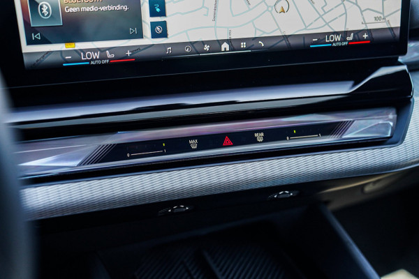 BMW i5 EDrive40 84 kWh | Bowers & Wilkins | Head Up Display | Stoelverkoeling | 360 Camera | AR Camera | Elektrisch trekhaak