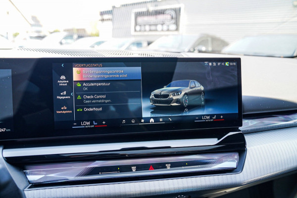 BMW i5 EDrive40 84 kWh | Bowers & Wilkins | Head Up Display | Stoelverkoeling | 360 Camera | AR Camera | Elektrisch trekhaak