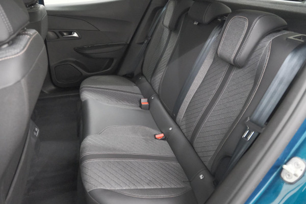 Peugeot 2008 1.2 Hybrid 145 Allure | Apple Carplay | Climate Control | Parkeersensoren Voor + Achter