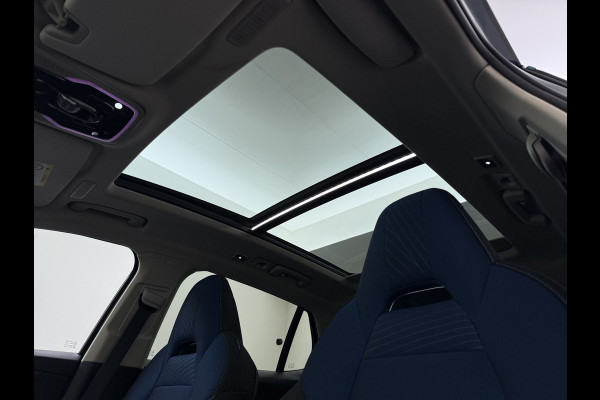 Lynk & Co 01 1.5T PHEV AUT-7 261pk Pano-Schuifdak Lmv 20" 360°Camera Apple Carplay Android Auto Adap.Cruise Navi Pdc Ecc Keyless Led Plug-In  Elek.Memory.Stoel File assistent Dodehoek detector Elektrisch bedienbare achterklep Rijstrooksensor Wifi Verkeersbord detectie Origineel Nederlandse Auto